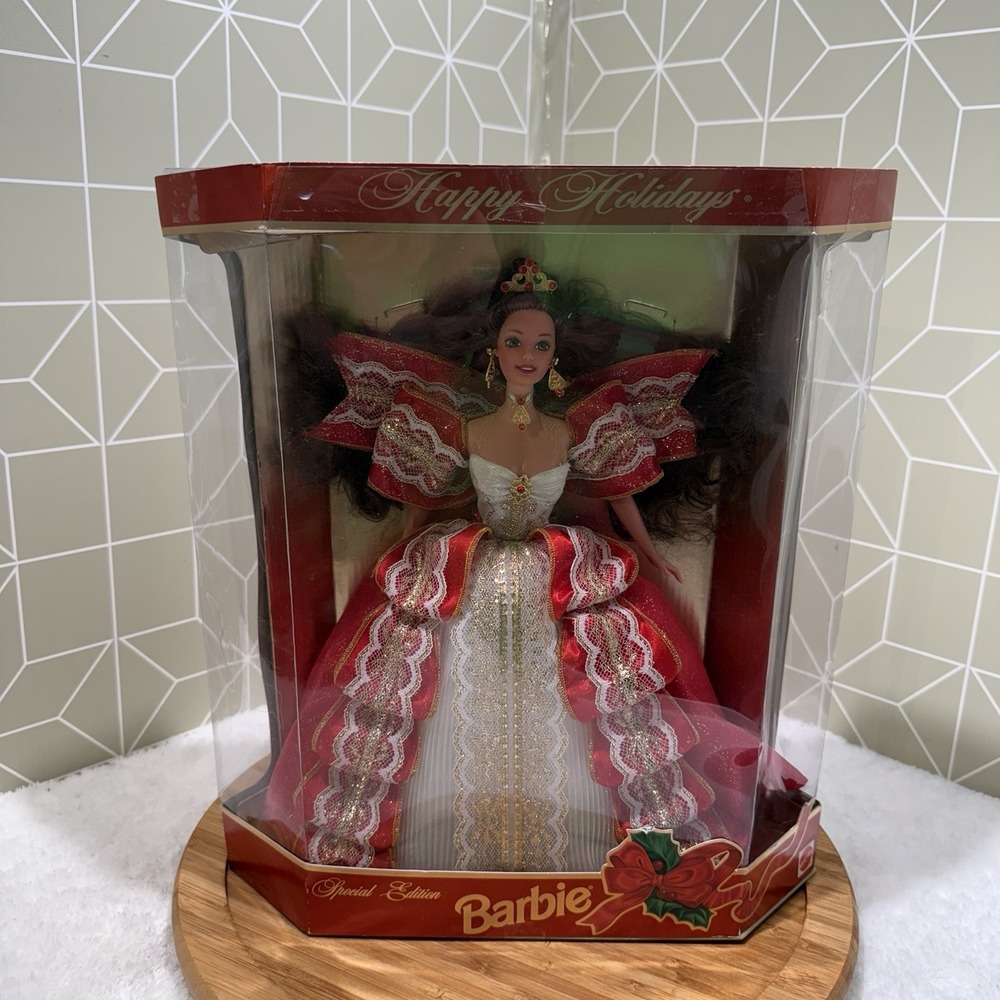EXTREMELY RARE AUTHENTIC 1997 HAPPY HOLIDAYS BARBIE DOLL NEW IN BOX